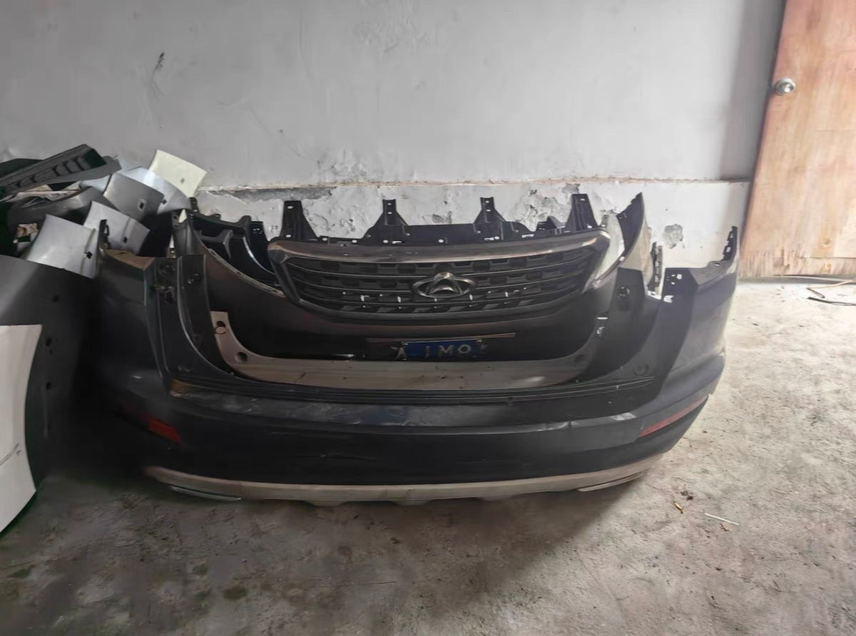 Dismantled parts for the full Changan lineup—low prices; inquiries welcome.