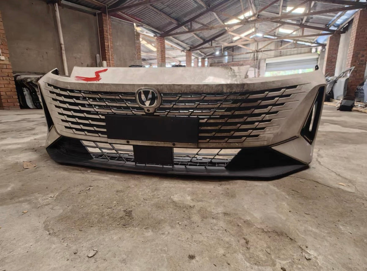 Dismantled parts for the full Changan lineup—low prices; inquiries welcome.
